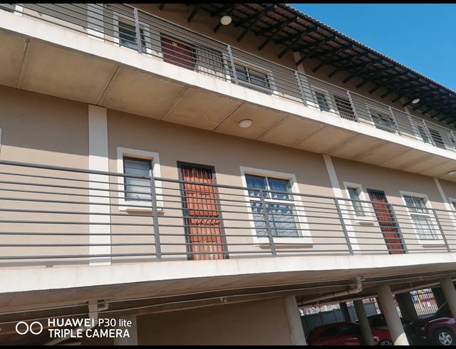 2 BEDROOM FLAT RENTED IN SILVERTON